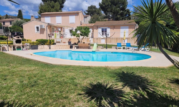 Allauch Villa | Ideal destination for a family vacation just outside Marseille.