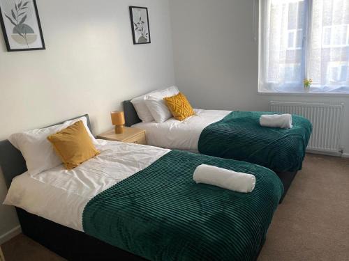 Harlow House | Ideal for Contractors & Relocators in Harlow Modern Spacious Home with Garden