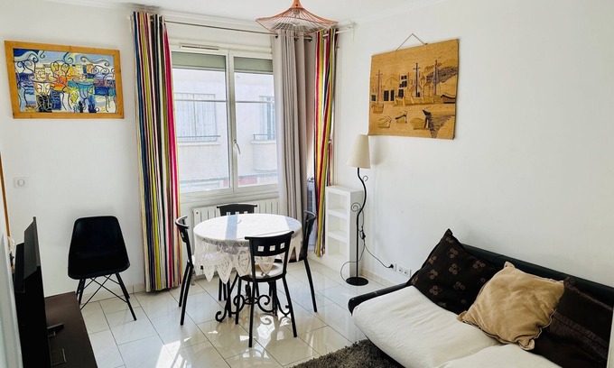 Saint-Mande Apartment | Ideal for visiting Paris,nright next to the Bois, pets welcome!