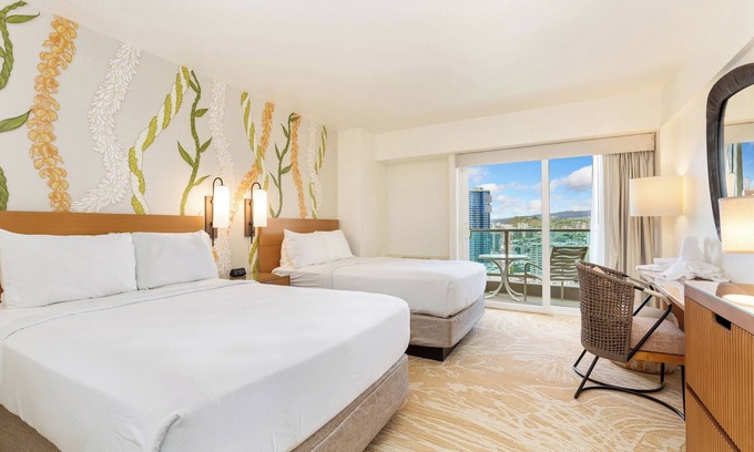 McCully - Moiliili Apartment | Ideal Location w/City Views - Ala Moana Hotel 2729