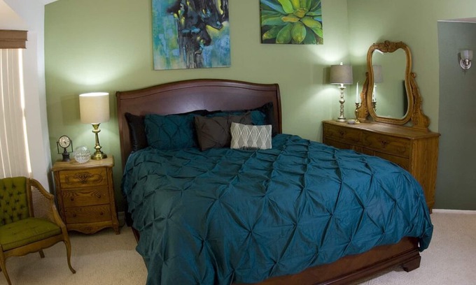 Sun City West House | Ideal sanctuary to celebrate the holidays!
