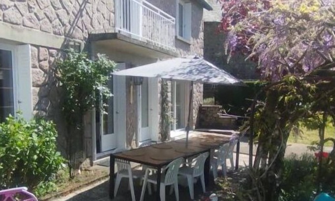 Saint-Yrieix-le-Dejalat House | Ideal vacation home for families and friends