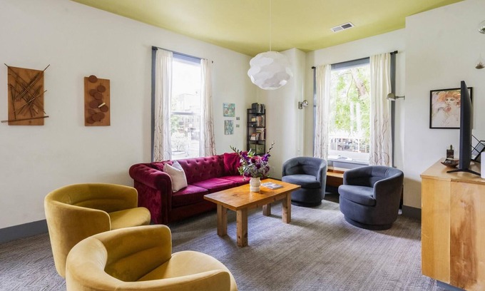 Alberta House | Ideally Located, Modern & Artistic Large House ~ Pets Welcome!