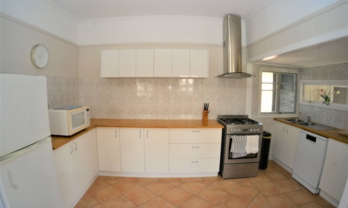 Urangan House | IDEALLY POSITIONED HOLIDAY HOME