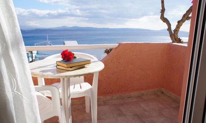 Agia Galini Hotel | Idi