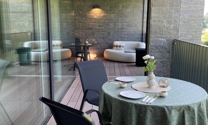 Arcegno Apartment | Idyllic vacation apartment on the Losone golf course: comfort and nature combined!