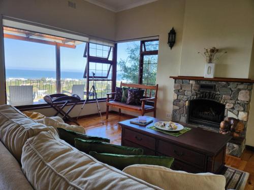 Wilderness House | iGolomi Hillside Cottage