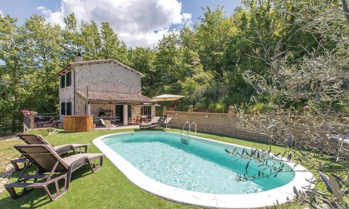 Montecchio House | Il cacciatore di lucciole