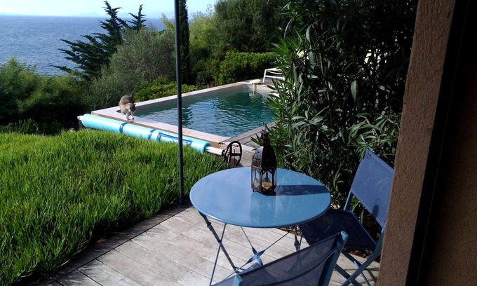 Ile du Levant House | Ile du Levant from October 1 to April 30 "Bain de Diane room"
