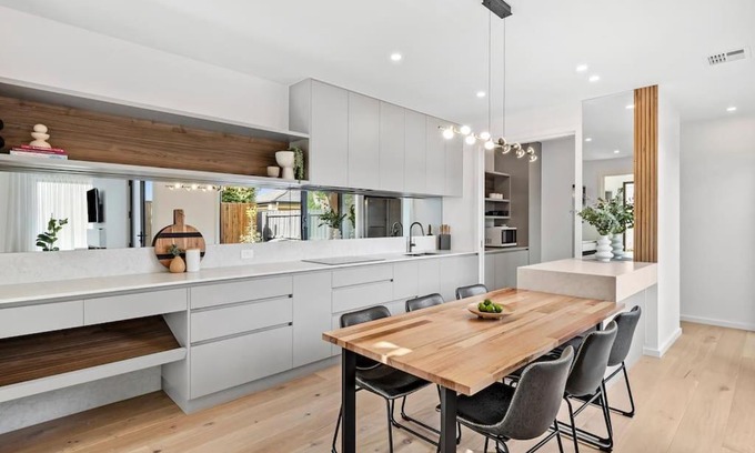 Ocean Grove Villa | Iluka on the Avenue- 3 bedroom, 2 bathroom. Brand new. 150m walk to shops
