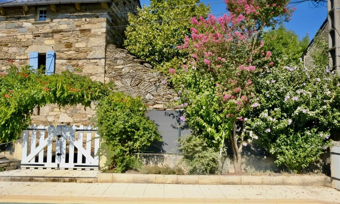 Premian House | Imagine your vacation: 180m2, authentic, private pool, intimate and open too.