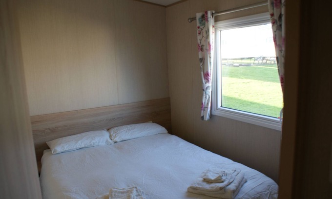 Crimdon House | Immaculate 3-Bed Caravan in Hartlepool