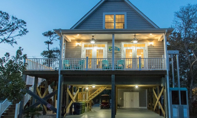 Emerald Isle Cottage | Immaculate, 4 Bedrooms/4 Bath, w/Pool, Exterior Elevator and Golf Cart