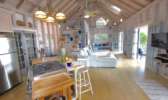 Estate Saunders Gut Villa | Impeccable designed home with huge ocean views pool and hot tub.