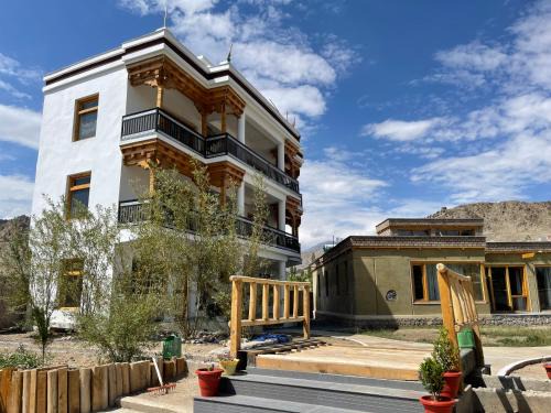 Leh House | Earthhome by Angchok