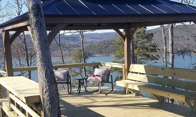 Edgemont Cabin | Incredible Greers Ferry Lake View Kayaks, Bicycles, & Hiking