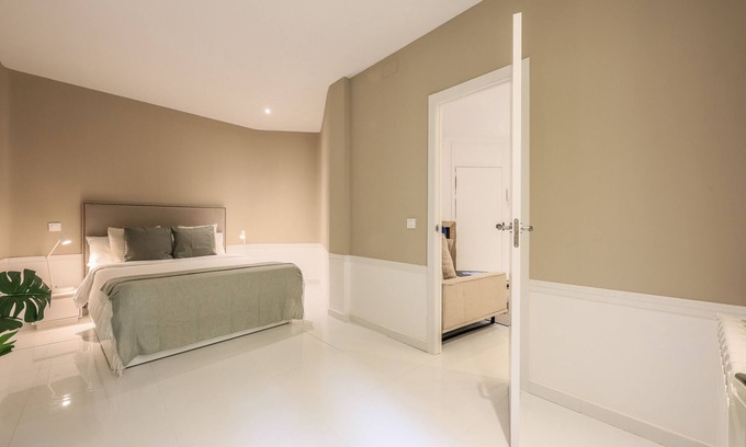 Las Acacias Apartment | Incredible renovated designer apartment 5ºI-D