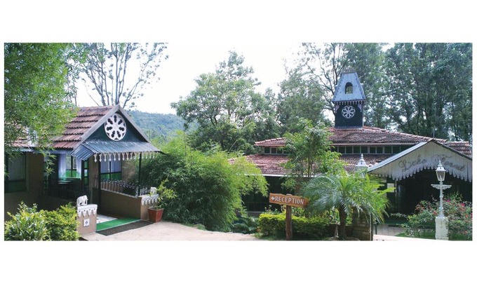 Salem Resort | INDeco Lake Forest