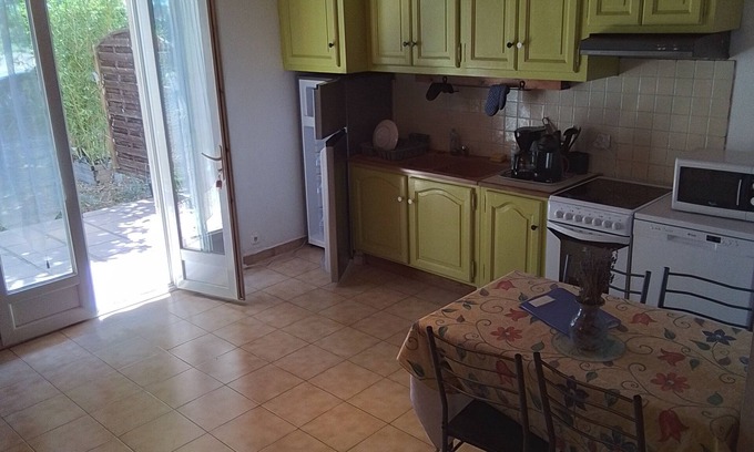Moules Apartment | Independent apartment with terrace