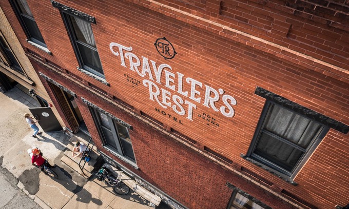 South Side Slopes Hotel | Independent hotel in historic building walking distance from the city