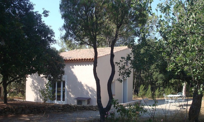 Jouques House | Independent small house in Jouques, a typical "provençal" village