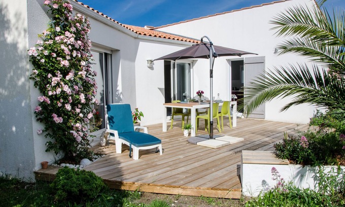LHoumeau House | Independent villa on closed garden