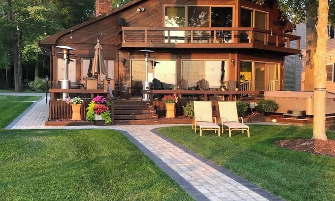 Dowagiac Cottage | Indian Lake Hideaway