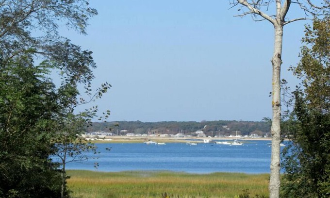 Indian Neck Heights House | Indian Neck Cottage with Beautiful Views (1310)