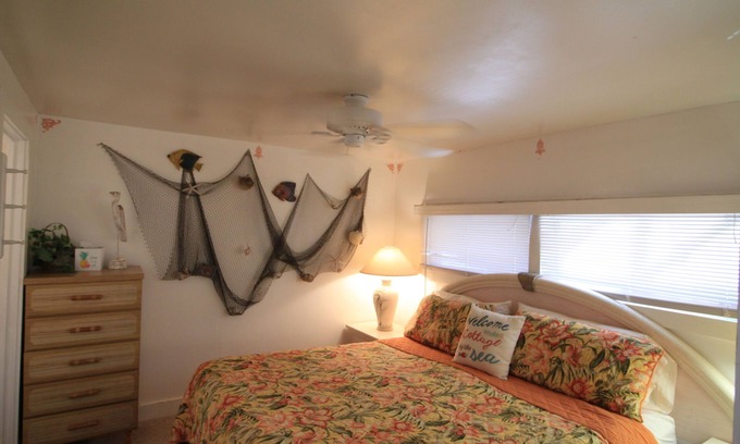 St. Lucie Village Cottage | Indian River Lagoon Waterfront Cottages, Cottage #4 The Flounder, I Brm King