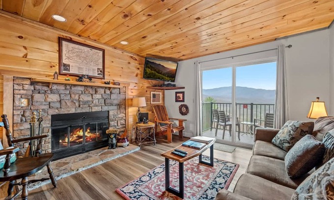 Gatlinburg - Pigeon Forge Apartment | Indoor Pool Sleeps 7 Mountain Views Playground
