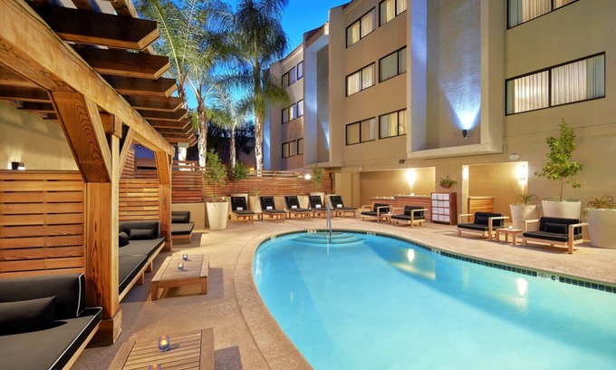 Calabasas House | Indulge In An Unforgettable Getaway Experience! Dog-friendly Property, Pool!