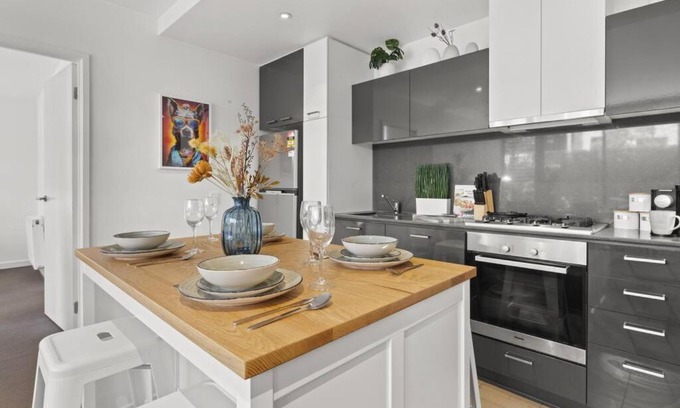 South Yarra Apartment | Ink Echelon Escape