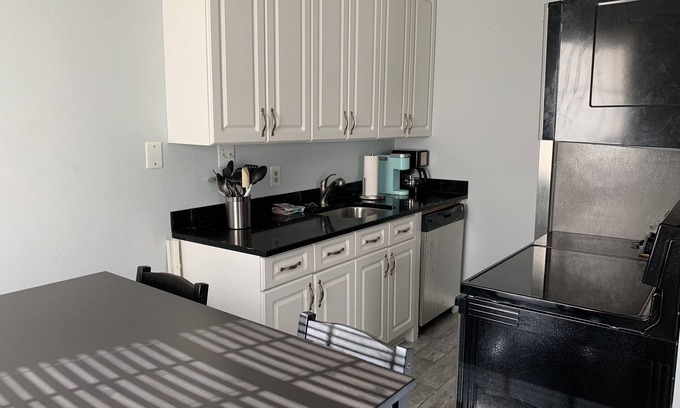 Dam Neck Condo | Inlet Condo 2 Blocks to the Beach!