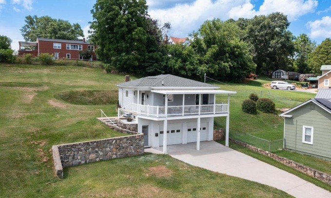 Canton Villa | Inn Between-Asheville/Waynesville