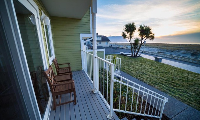 Seaside Hotel | Inn of the Four Winds Seaside Oceanfront