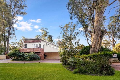 Reinscourt Bed & Breakfast | Inn The Tuarts Guest Lodge