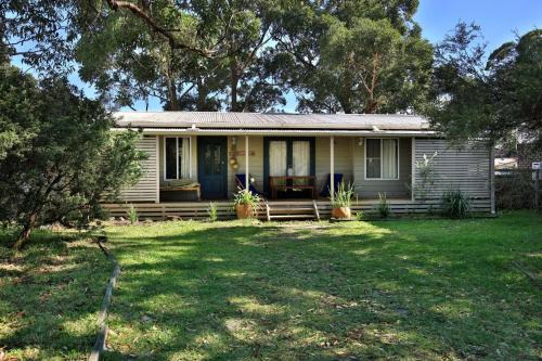 Callala Beach House | Innisfree I Pet Friendly I 2 Mins to Beach