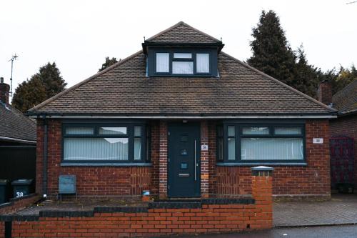 Luton House | Instant Home