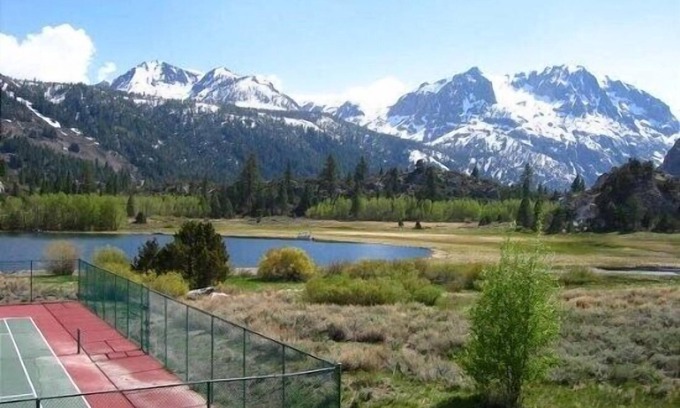 June Lake Condo | Interlaken #25- 2 BR/2 BTH with lake views