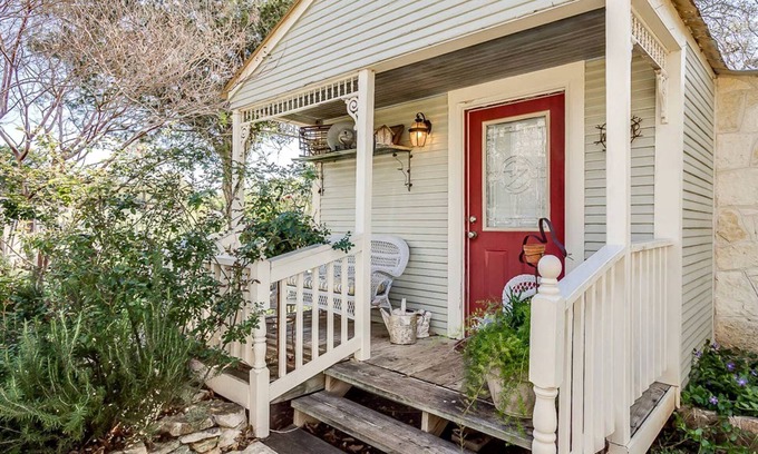 Bandera House | Intimate Bandera Cabin Rental for a Romantic Hill Country Getaway