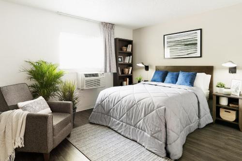 West Ashley Hotel | InTown Suites Extended Stay Charleston SC - West Ashley