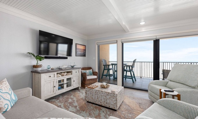 South Padre Island Condo | Inverness 1104-Elegant coastal penthouse;Beachfront balcony & pool