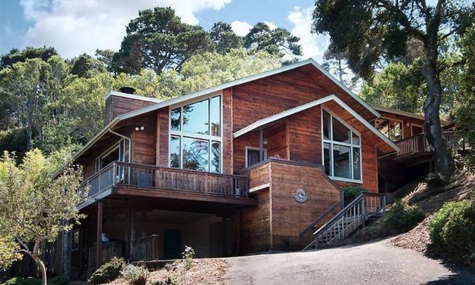 Inverness House | Inverness beach house overlooking Tomales Bay