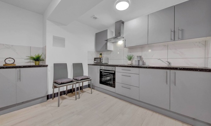 London Borough of Hounslow Apartment | Inviting 1-bed House in Feltham