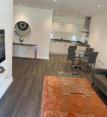 Dartford Apartment | Inviting 4-Bed Apartment in Dartford