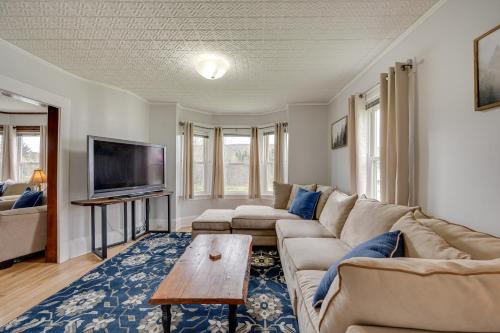 Pittsburg House | Inviting and Spacious Vacation Rental in Pittsburg!