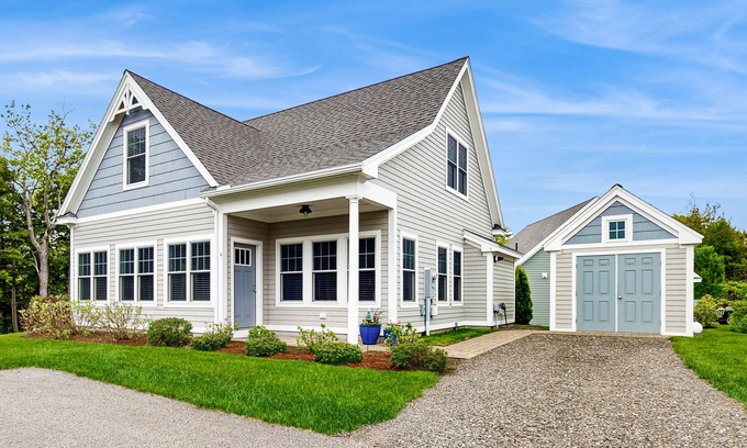 Arundel Cottage | Inviting getaway w/AC, heated pool, hiking trails, gym & nearby beaches