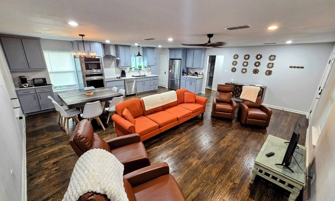 Nevada House | Inviting home for a birthday party, family or work trip, in downtown Nevada, TX!