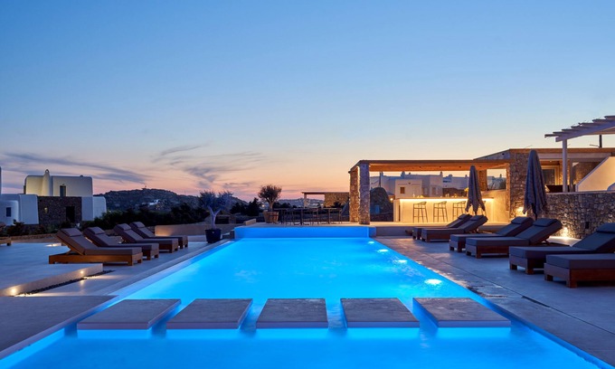 Paraga Hotel | IONIC Suites