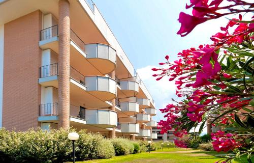 San Vincenzo Apartment | ISA-Apartments for 4 people, 2 bedrooms, in Residence with swimming pool in San Vincenzo, just 600 meters from the sea